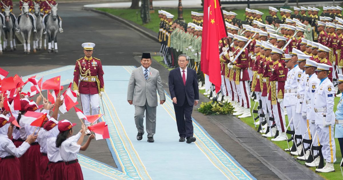 Indonesian president and Chinese premier meet to discuss expanding trade during US trade war