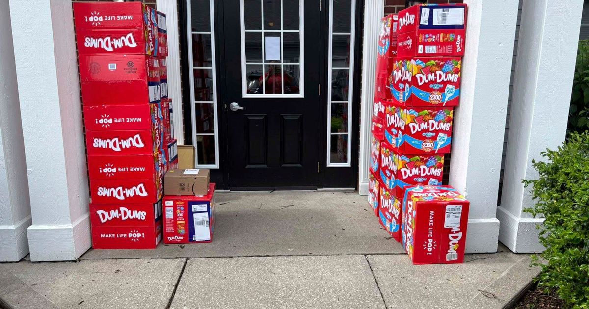 Kentucky boy uses mother’s phone to order 70K Dum-Dum suckers to share with his friends