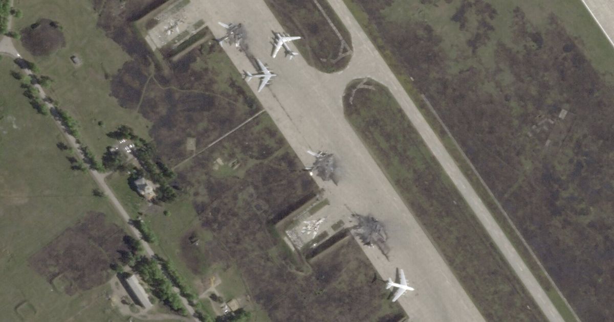 These satellite photos show Russian bombers Ukraine says it destroyed ...