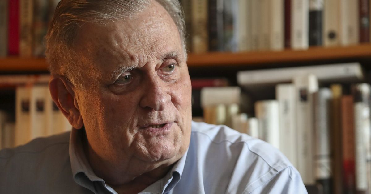 Edmund White, a groundbreaking gay author, dies at 85