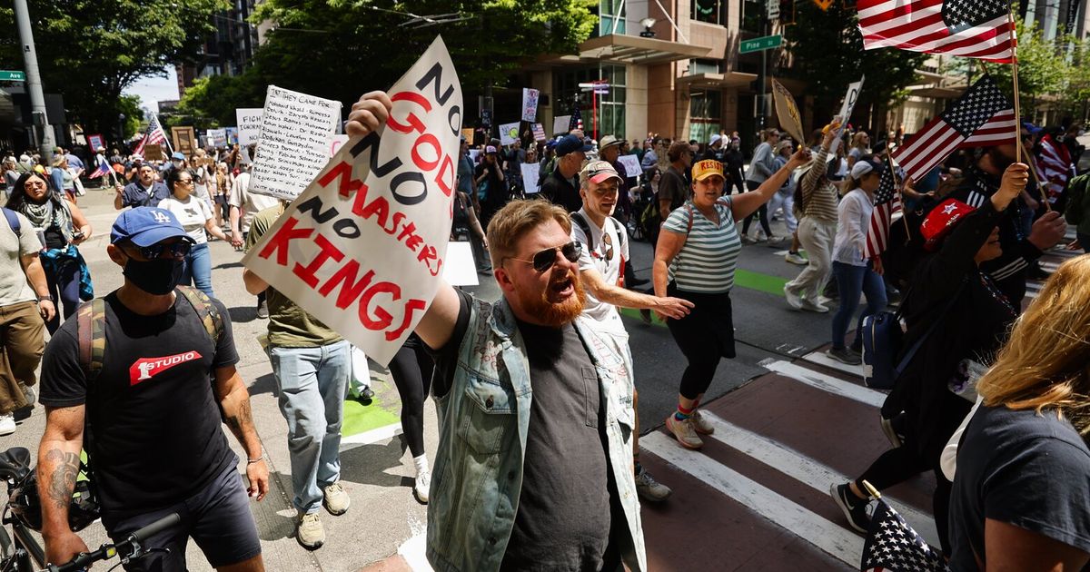 In the streets and on a ferry, over 70K in Seattle proclaim 'No Kings'