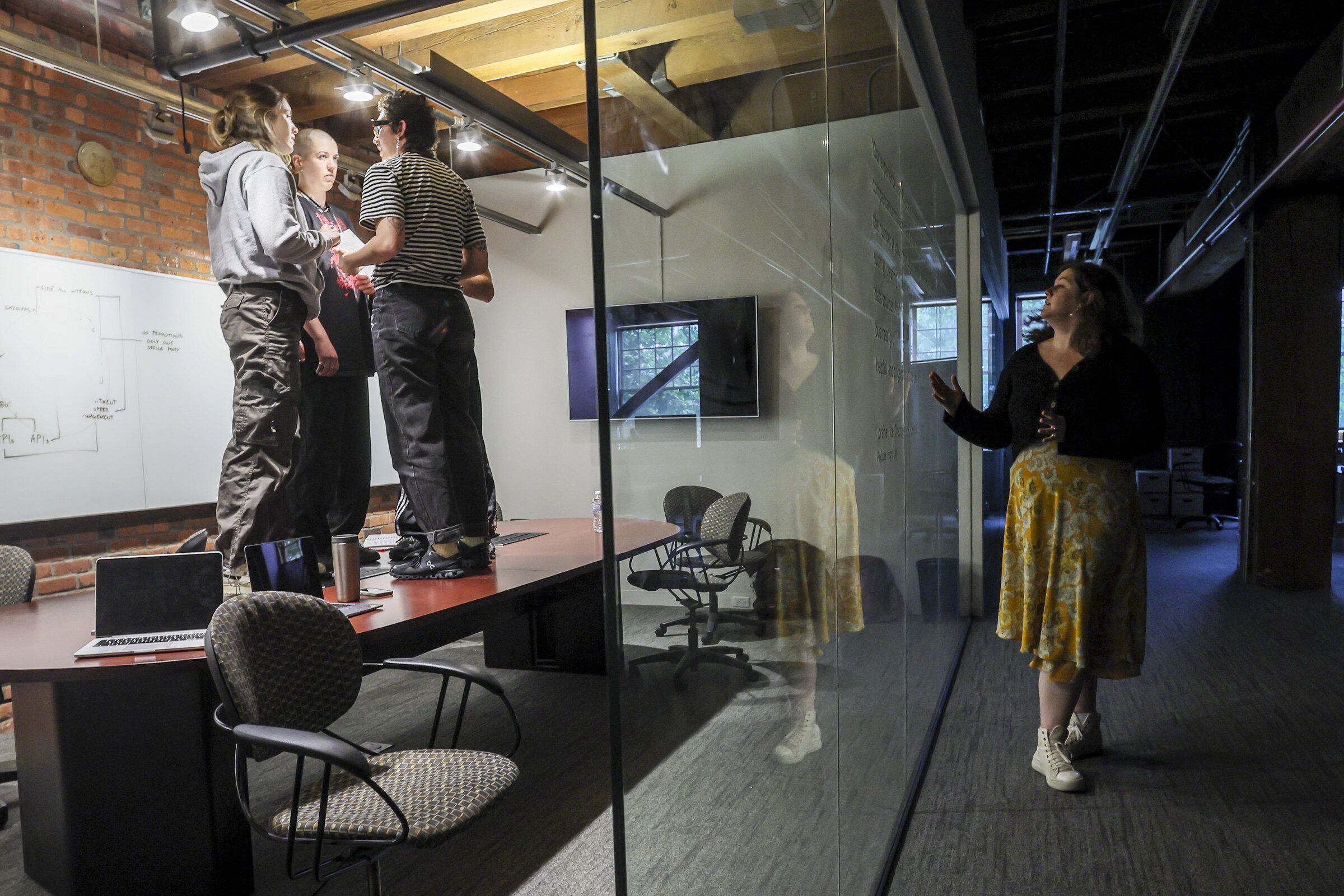 cinema staff 「Seattle meets realism」 Tech ghosts loom in 'The Double,' a new show in Seattle's