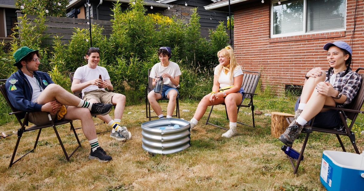 Dacha Theatre goes to parks across Washington in ‘The Grown-Ups’