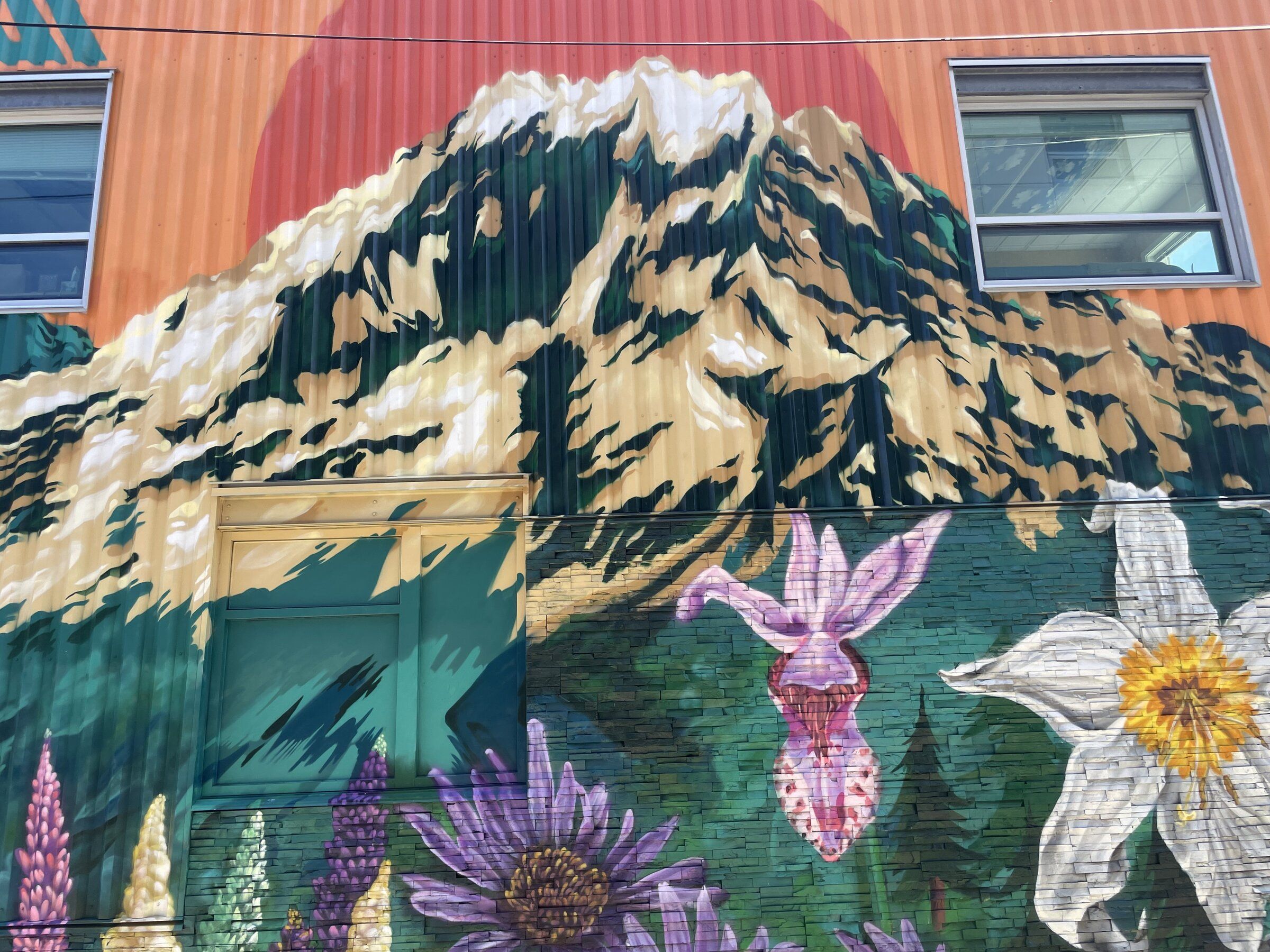 Queen Anne mural walk article
