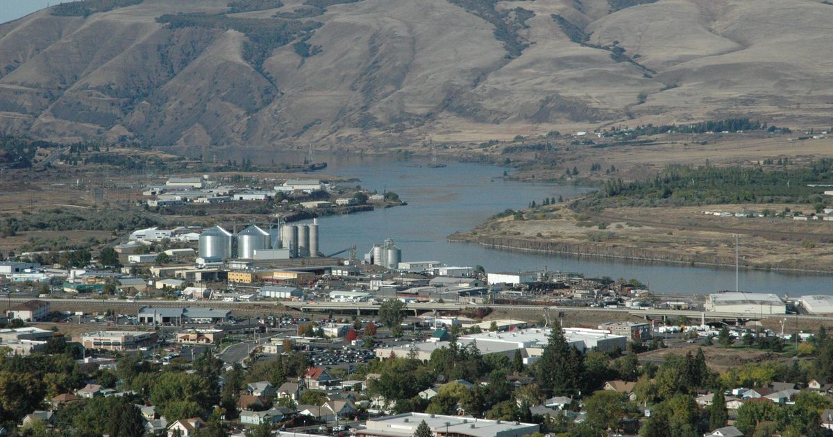 WA toddler dies after wandering out of hotel and into Columbia River ...