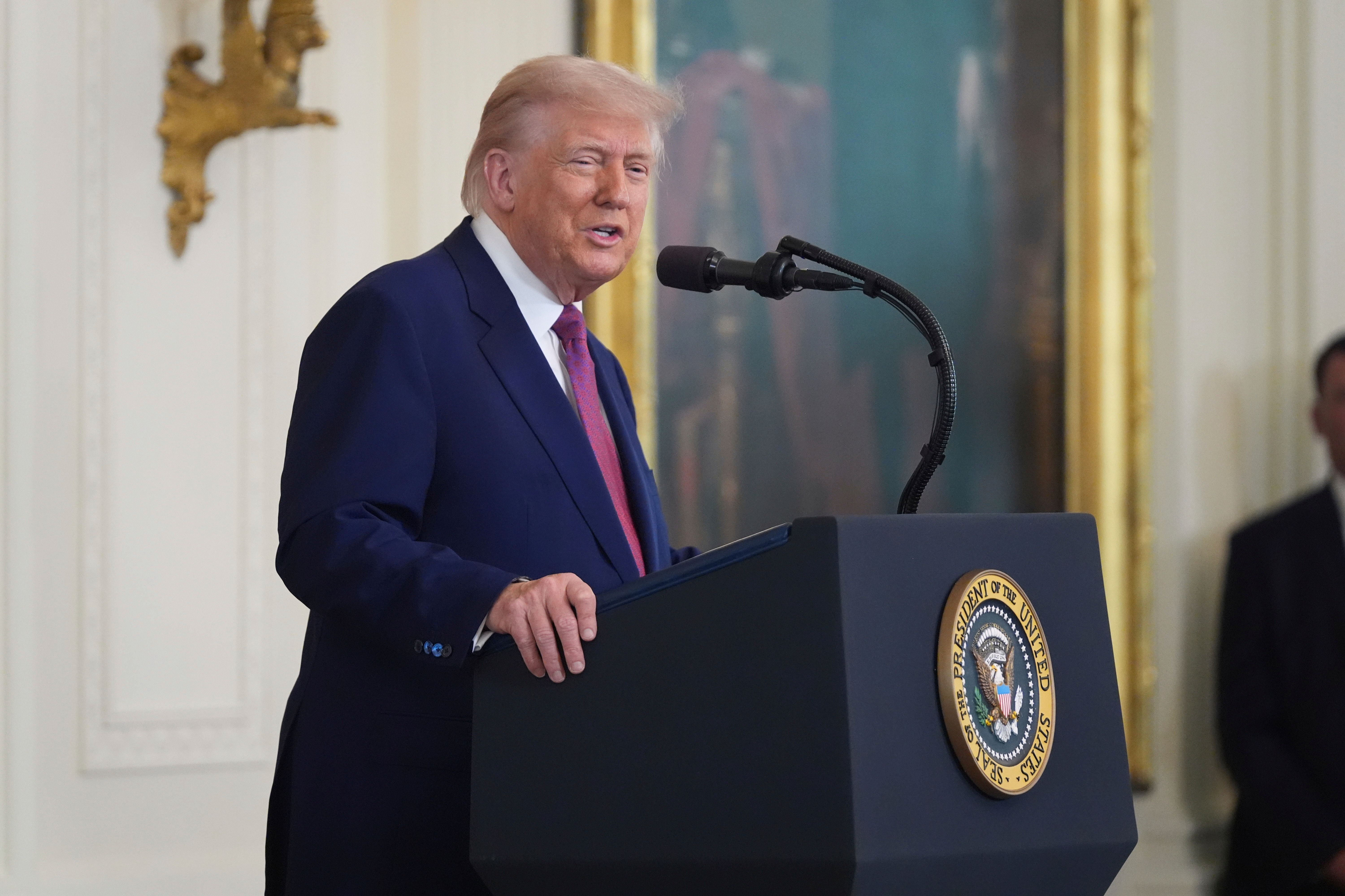 Trump signs measure blocking California's ban on new sales of gas