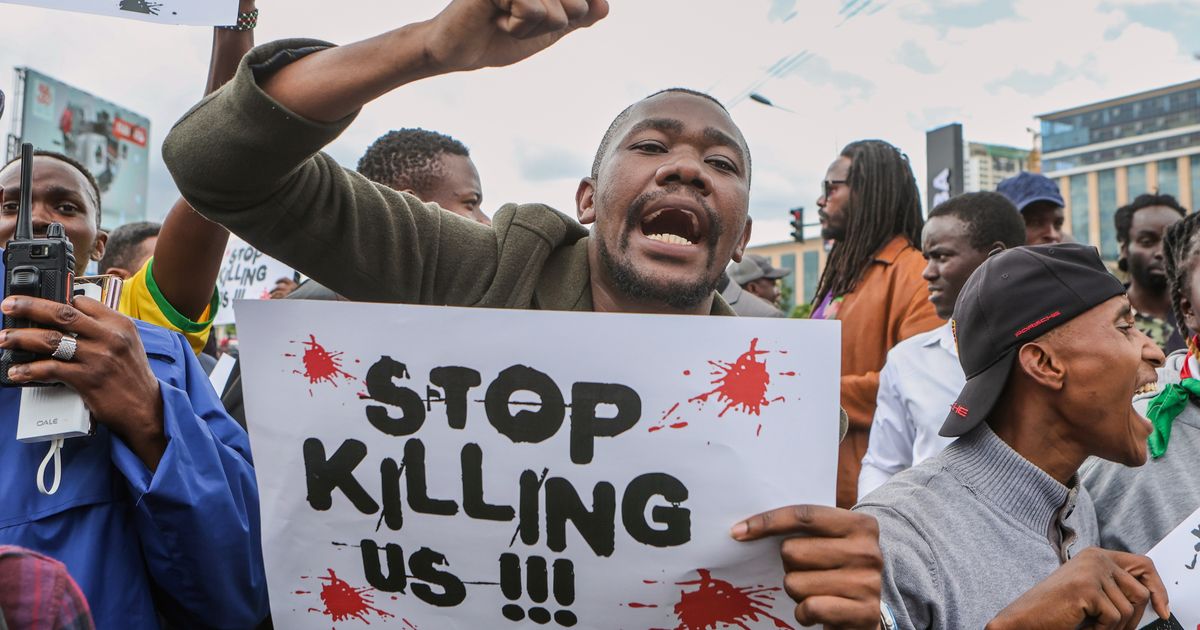 Kenyan Blogger Photos capture outrage over Kenya blogger’s death | The Seattle Times