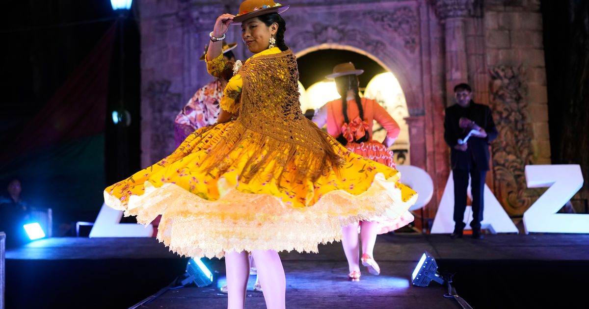 Photos of the Cholita Paceña contest that honors Aymara women