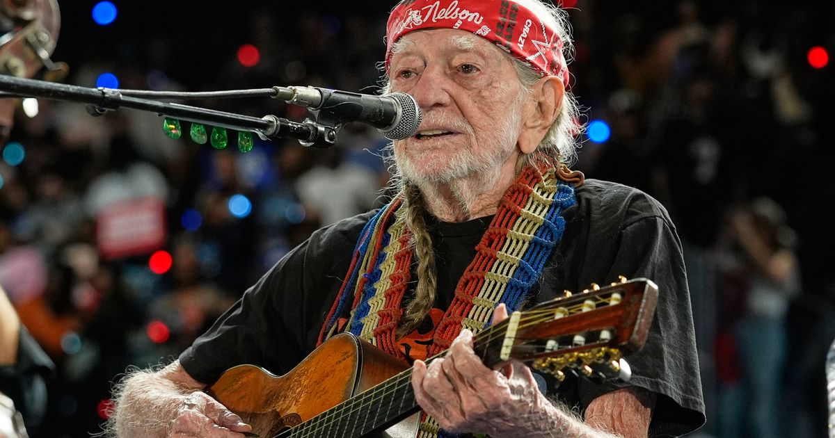 Willie Nelson keeps living the life he loves at 92. ‘I’m not through with it yet’