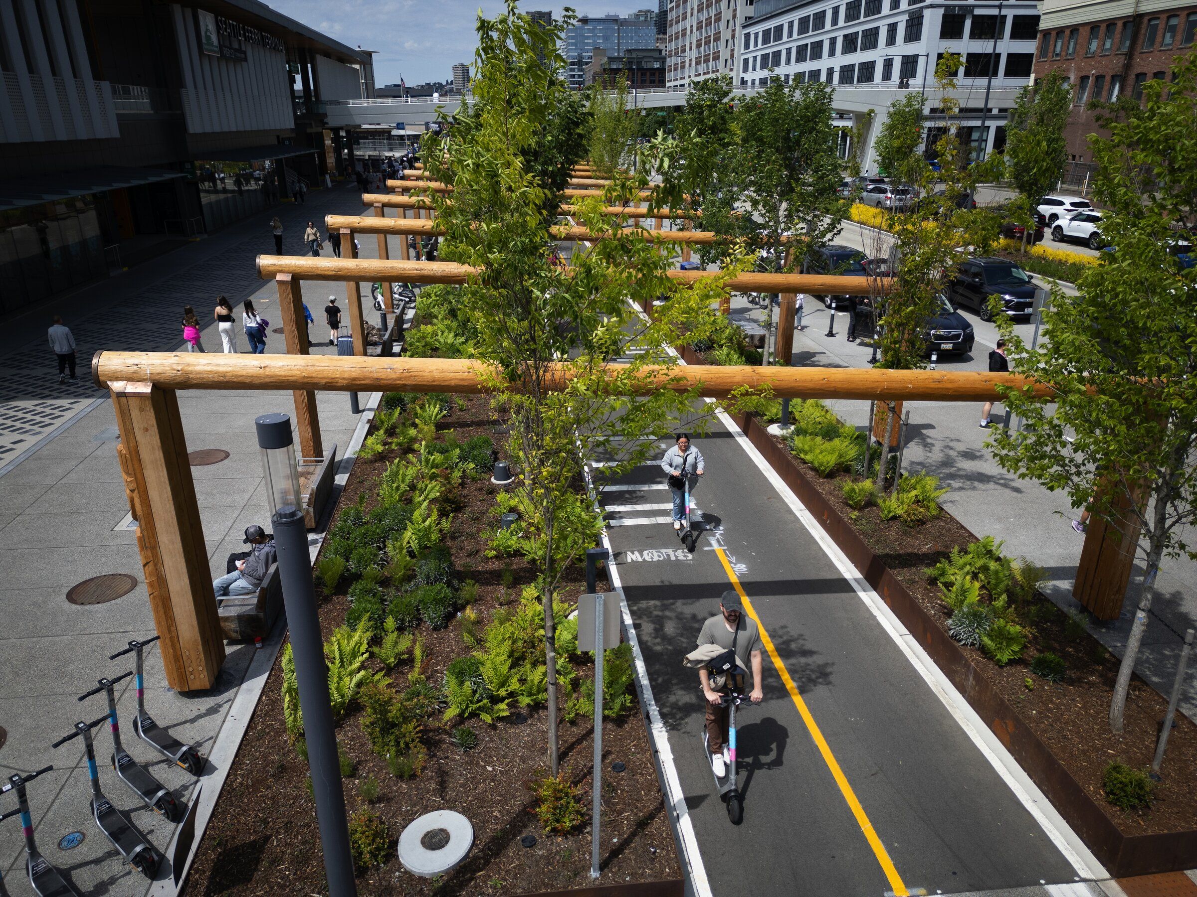 Seattle's Waterfront Park art includes spectacular new works | The