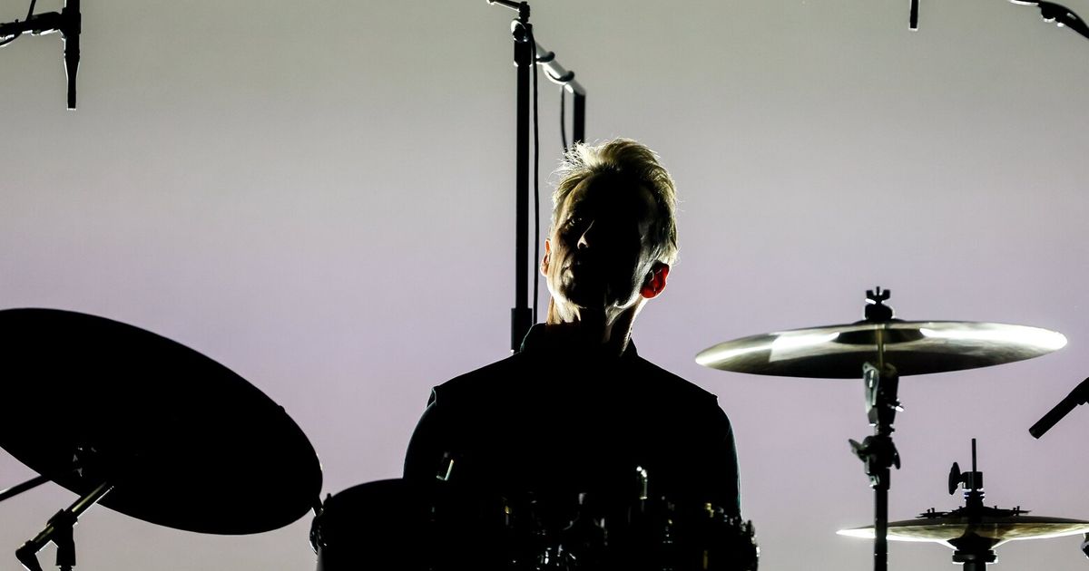 Pearl Jam drummer Matt Cameron steps down