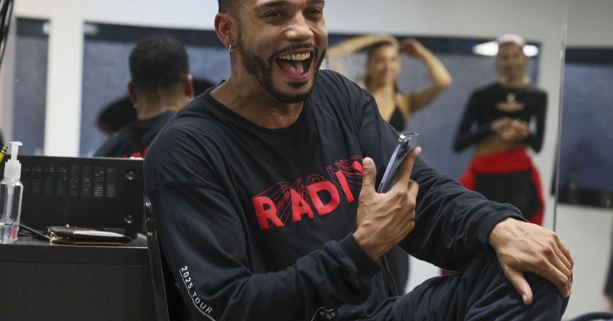 Former Taylor Swift dancer marks return to Seattle with ‘Kaleidoscope’