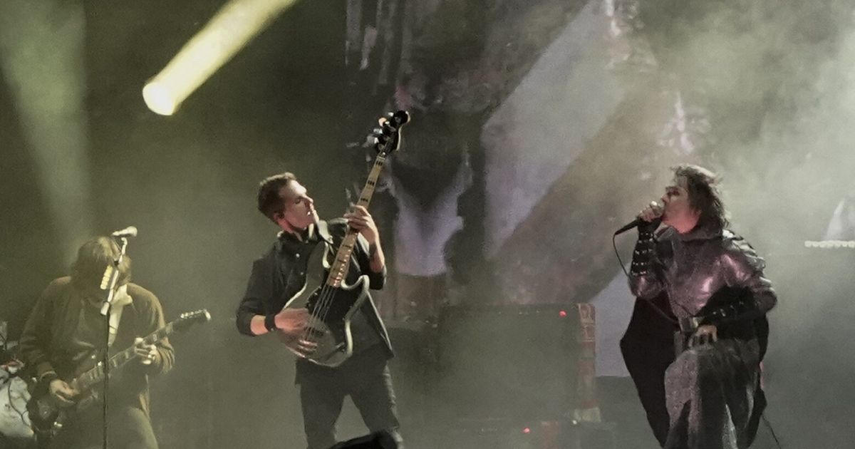 Review: My Chemical Romance’s Seattle tour opener was over the top