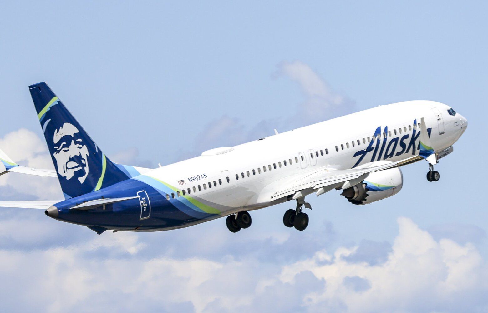 アラスカ航空　Alaska Airlines 737-800 NG Model Alaska Airlines 737-800/w N565AS “Mickey's Toontown