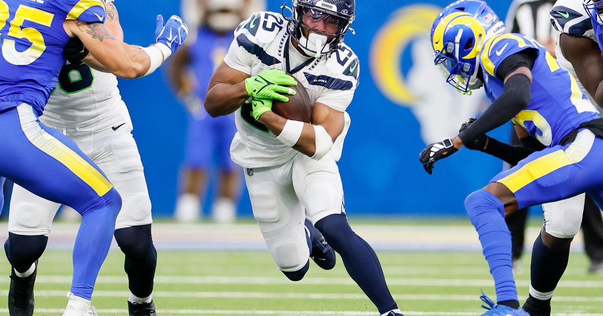 Seahawks fear RB Kenny McIntosh tore ACL during camp practice | The Seattle  Times