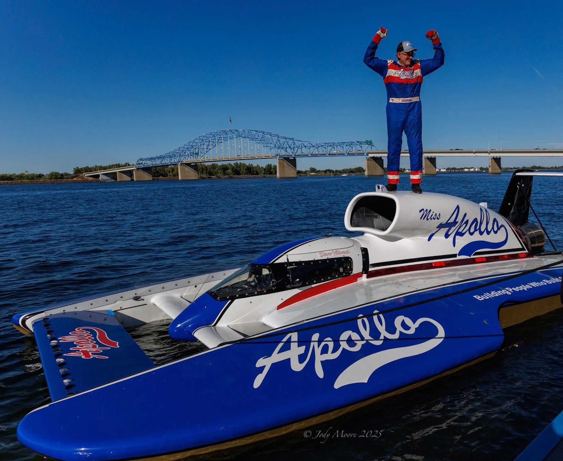 Dave Villwock ties unlimited hydroplane record with Gold Cup win