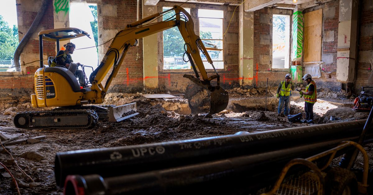 Photos of renovations at the Federal Reserve’s Great Depression-era headquarters