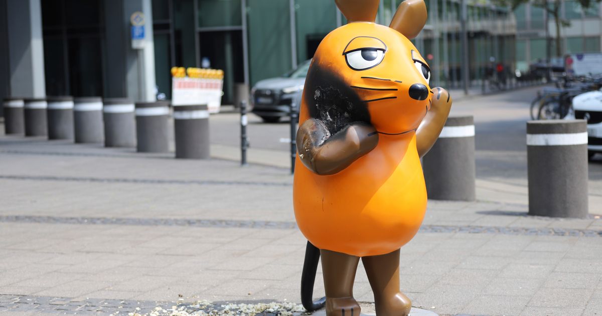 Vandals set fire to a mouse statue that’s a TV star and mascot for a German broadcaster