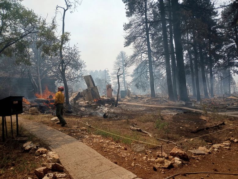 Breaking News: During a family trip of 5 Steelers star Cameron Heyward at the Grand Canyon Lodge in Grand Canyon, Arizona, everyone was sleeping peacefully when suddenly the nearby forest caught fire, immediately the entire Grand Canyon Lodge resort was plunged into panic and despair, unfortunately the bad news about Cameron Heyward's family made the entire NFL fall into deep regret! vannguyen