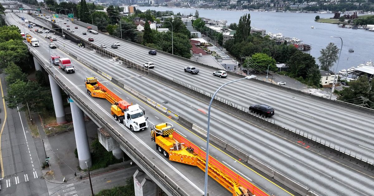 I-5 northbound in Seattle closed this weekend, plus more travel pain