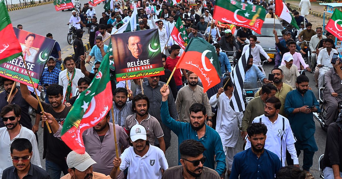 Pakistan arrests over 200 activists as they rally to support former ...