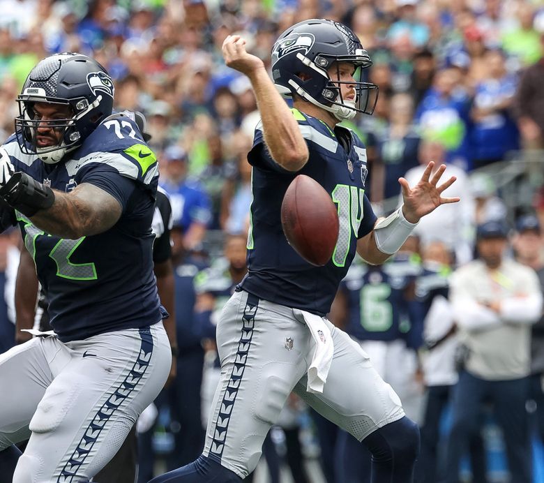 Late fumble costs Seahawks in season-opening loss vs. 49ers ...