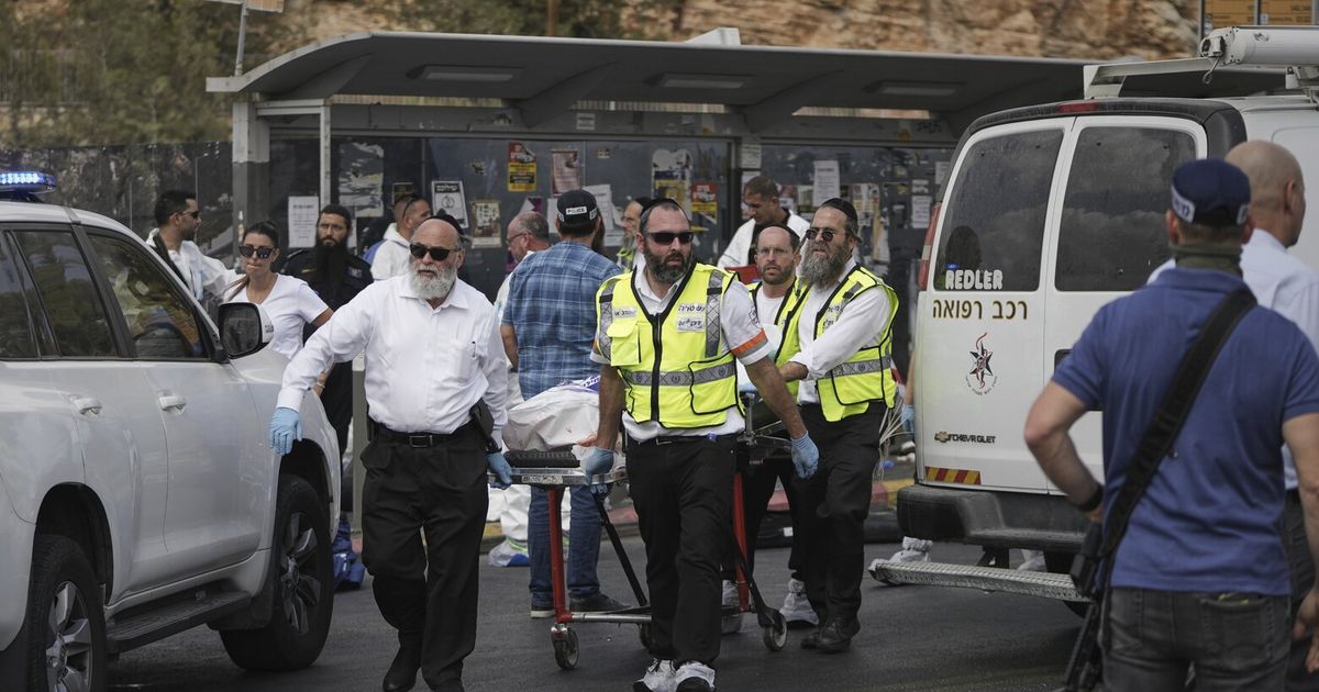 Palestinian gunmen kill 6 people in attack on Jerusalem bus stop | The ...