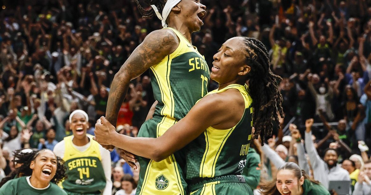 Storm clinch playoff berth with comeback win over Valkyries - The Seattle Times