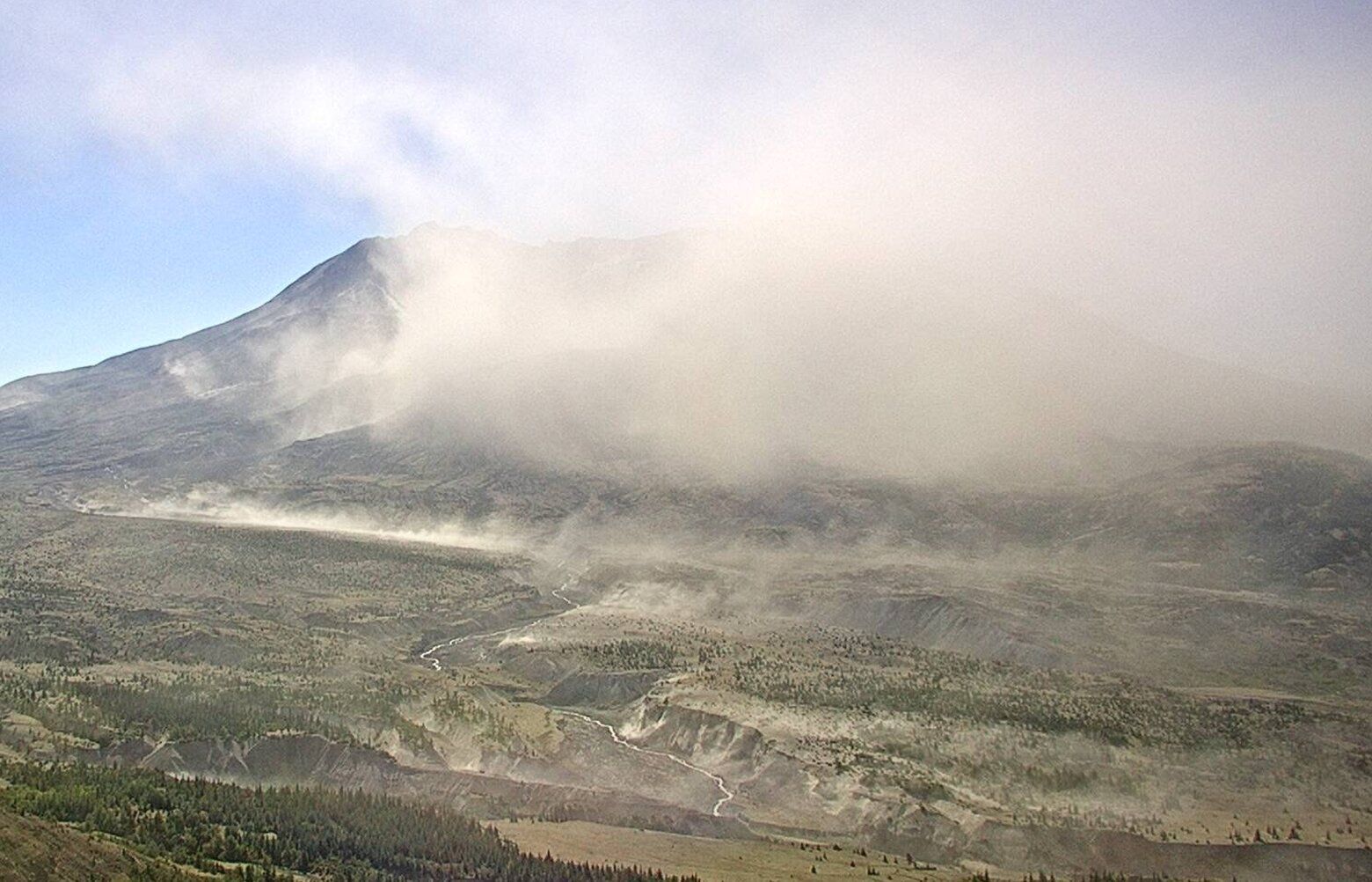 Mount St. Helens looked like it was erupting. It's old volcanic Mount St. Helens looked like it was erupting. It's old volcanic