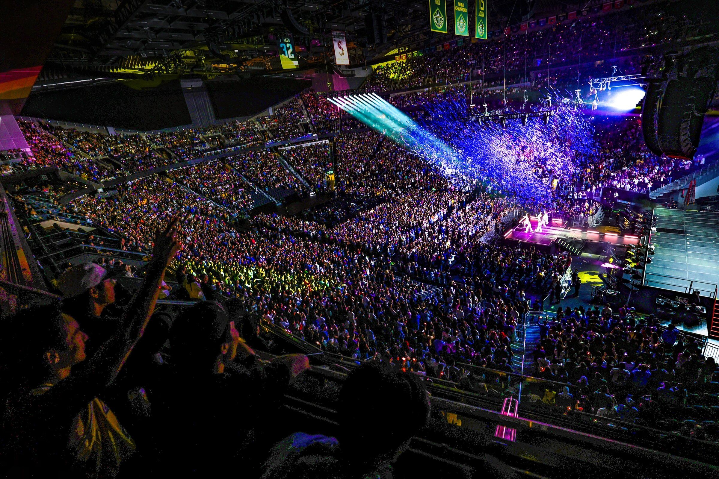 K-pop group LE SSERAFIM often acknowledged and interacted with the Climate Pledge Arena crowd. (Courtesy of SOURCE MUSIC)