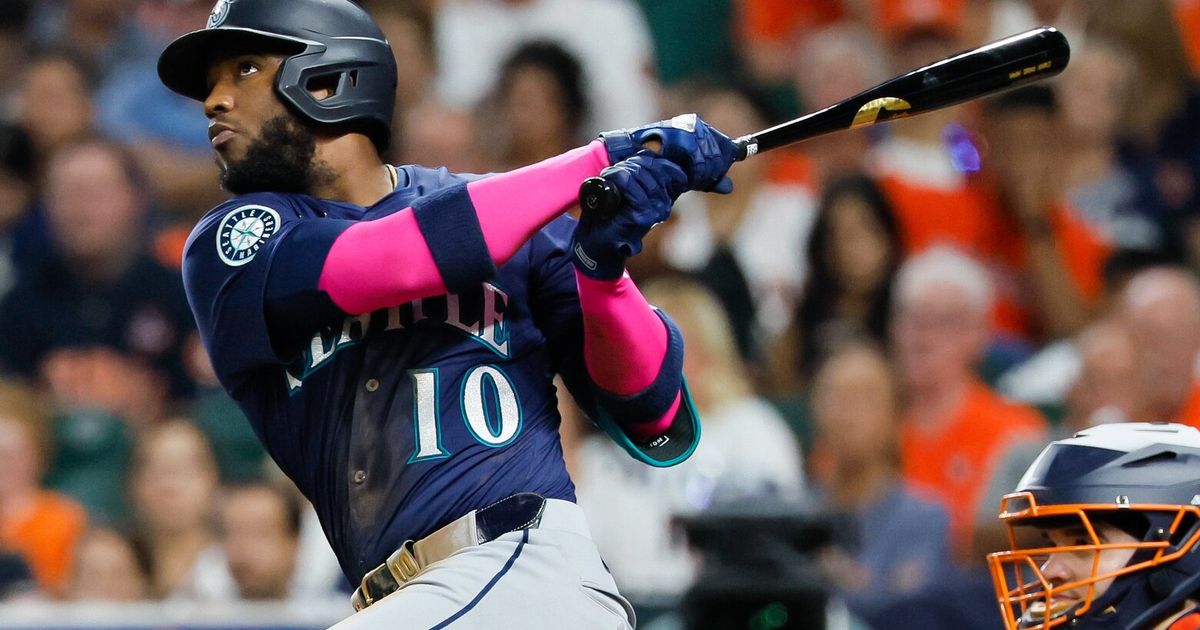 Mariners open critical series vs. Astros with shutout win