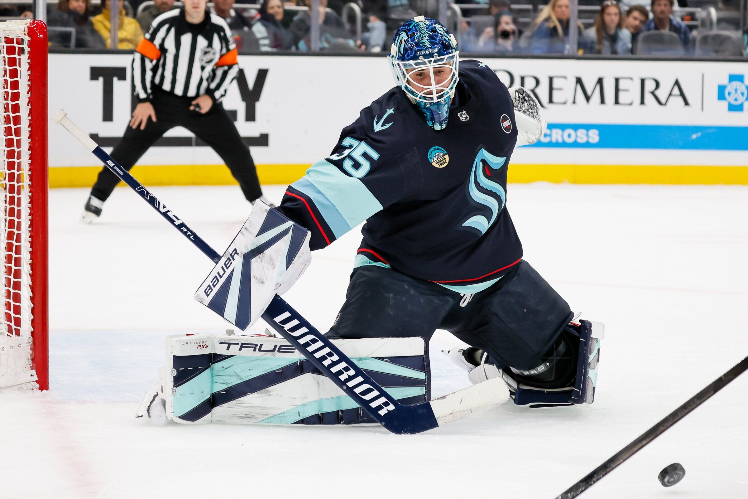 Seattle Kraken goalies settle into new season with new roles, new