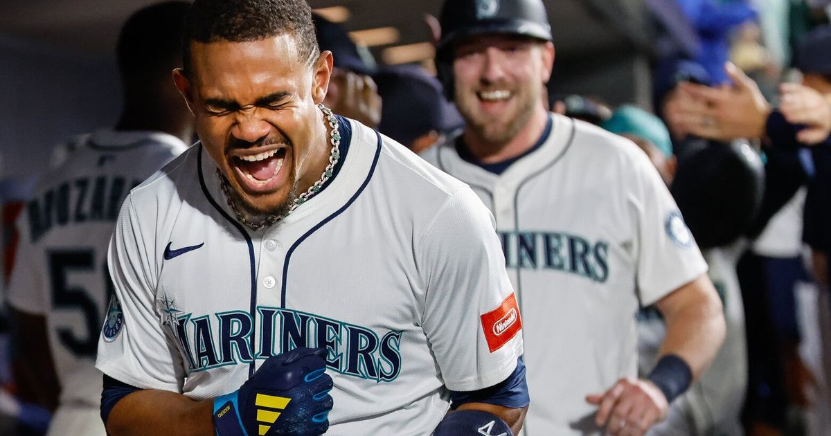Mariners clinch first playoff appearance since 2022