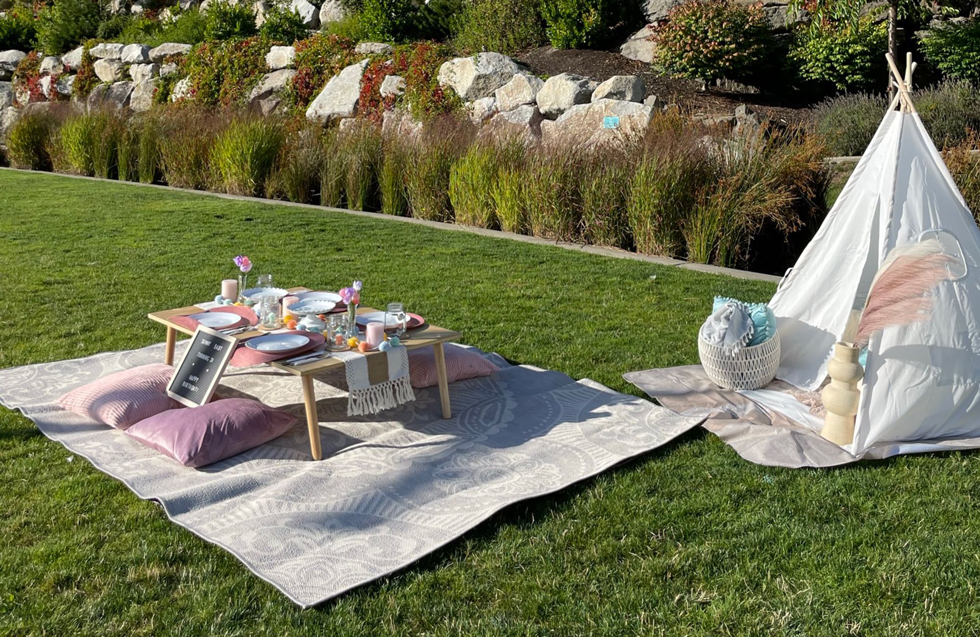 Add magic to your meal with a backyard picnic | The Seattle Times