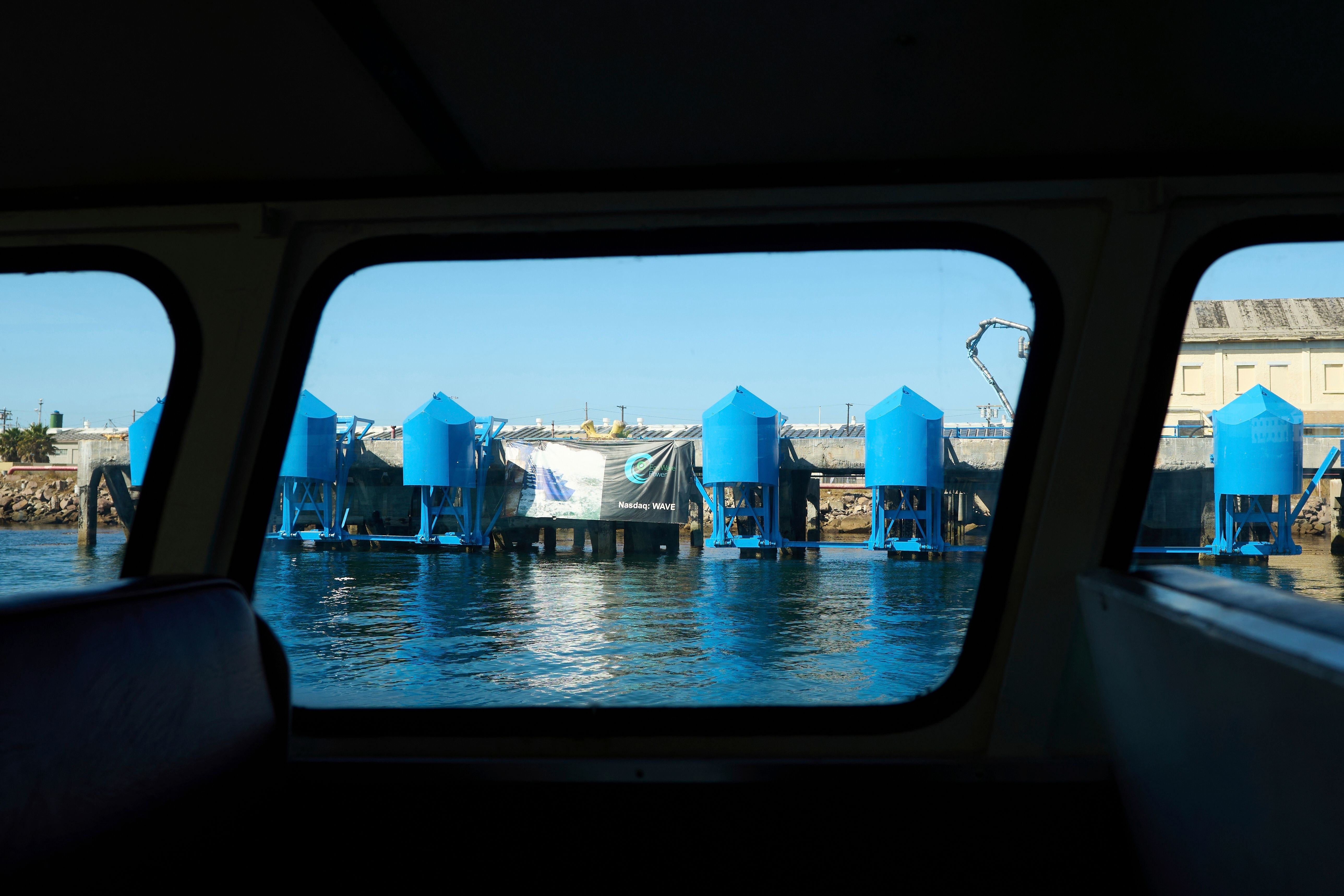 In LA port, bobbing blue floats are turning wave power into clean