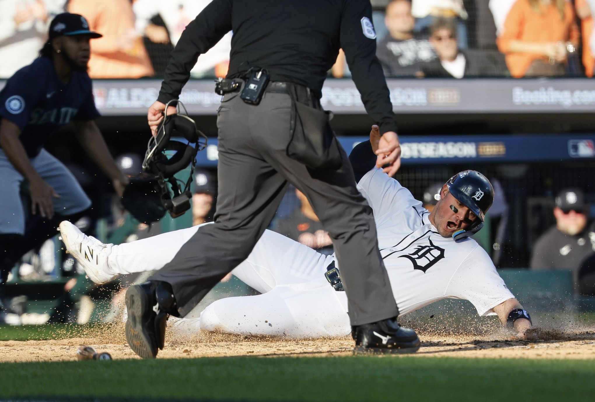 Recap: Mariners implode in Game 4 loss to Tigers, host ALDS Game 5 | The Seattle Times
