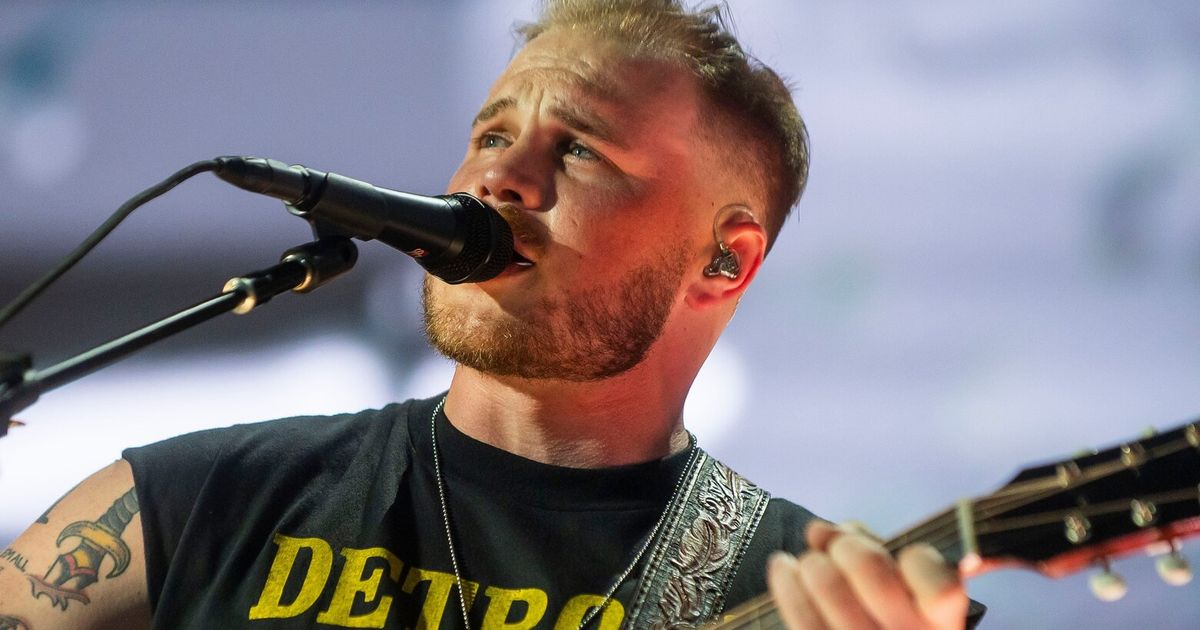 Zach Bryan spotlights call for ‘Free Palestine’ during show at Robert Kraft’s Gillette Stadium