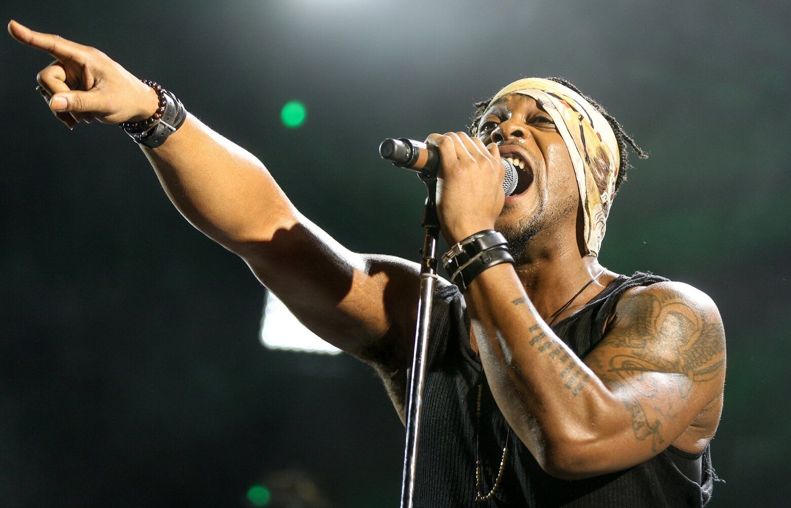 D'Angelo, Grammy-winning R&B singer who became an icon with
