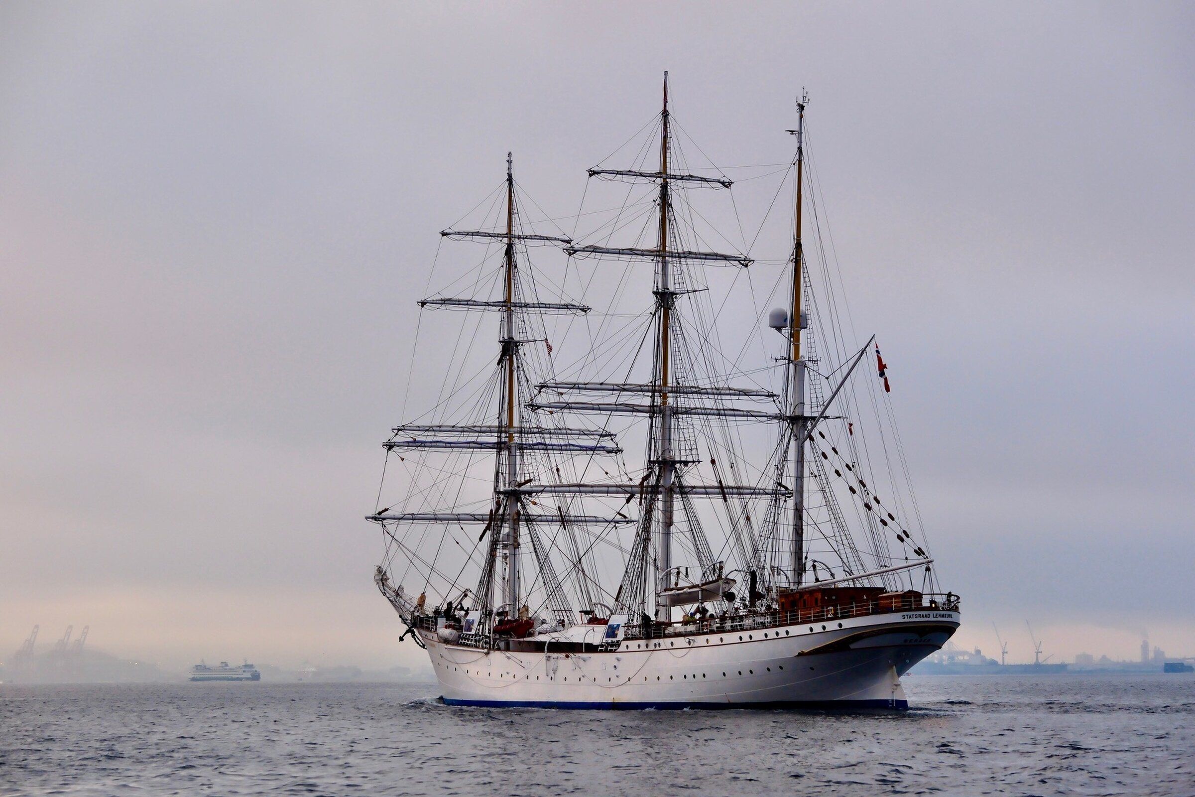 Century-old Norwegian tall ship, on world tour, docks in Seattle