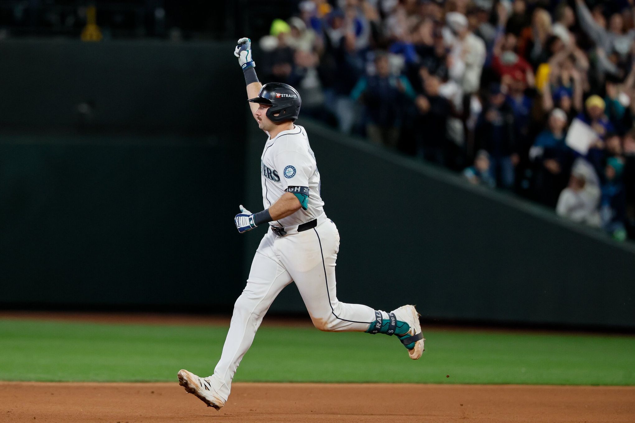 Mariners' Cal Raleigh wins Sporting News MLB Player of the Year award | The  Seattle Times