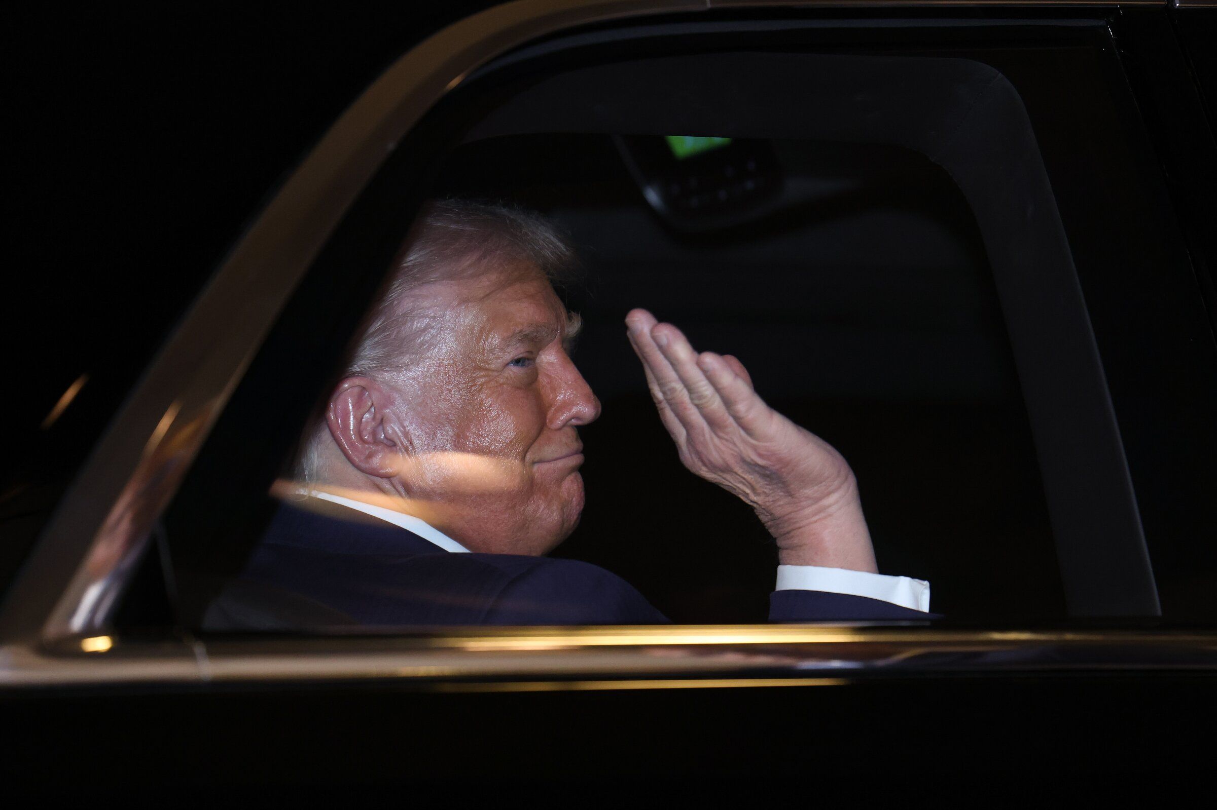 10272025_trumpcar102725_060240