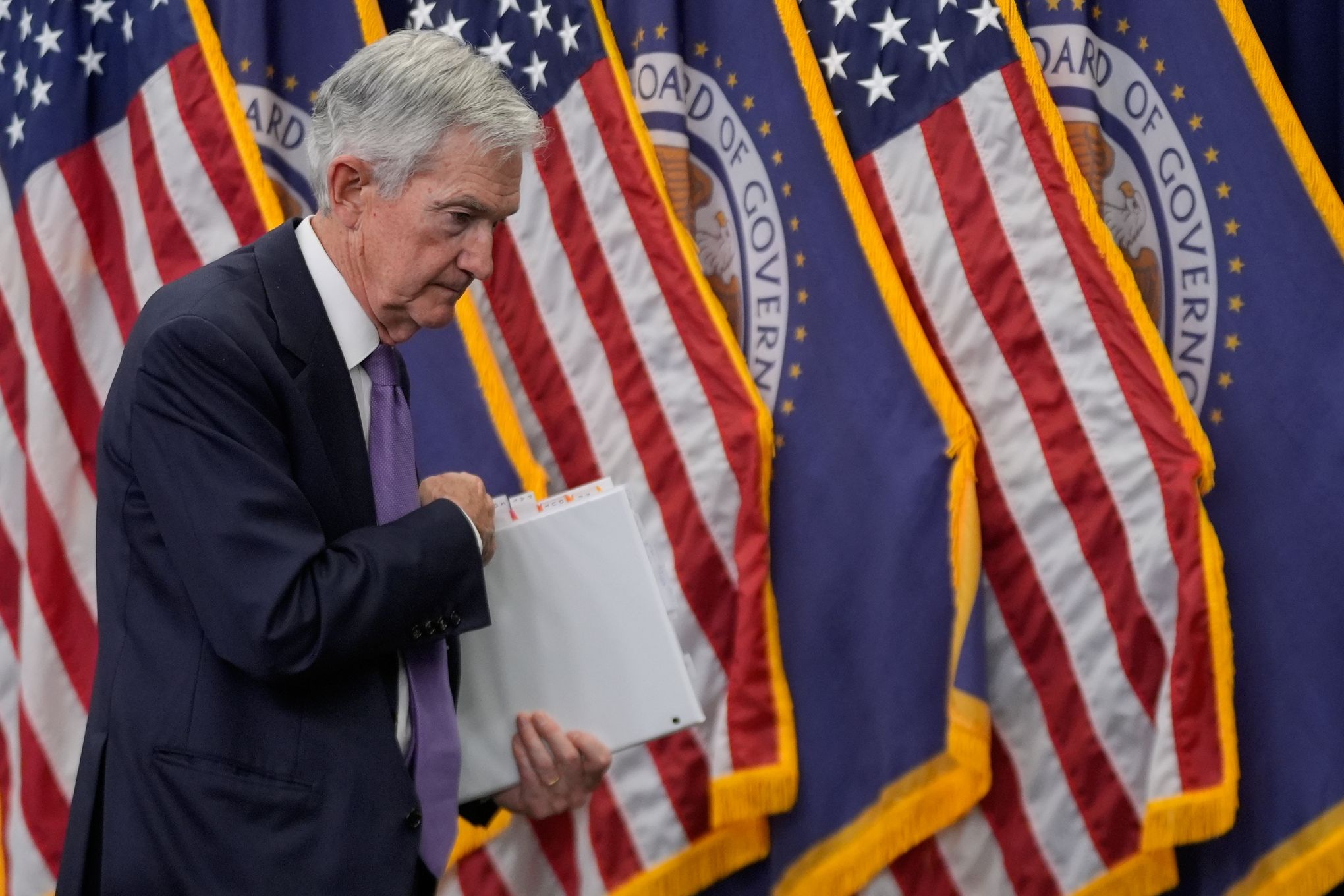 Sharp disagreements over economy threaten Federal Reserve interest rate cut  | The Seattle Times