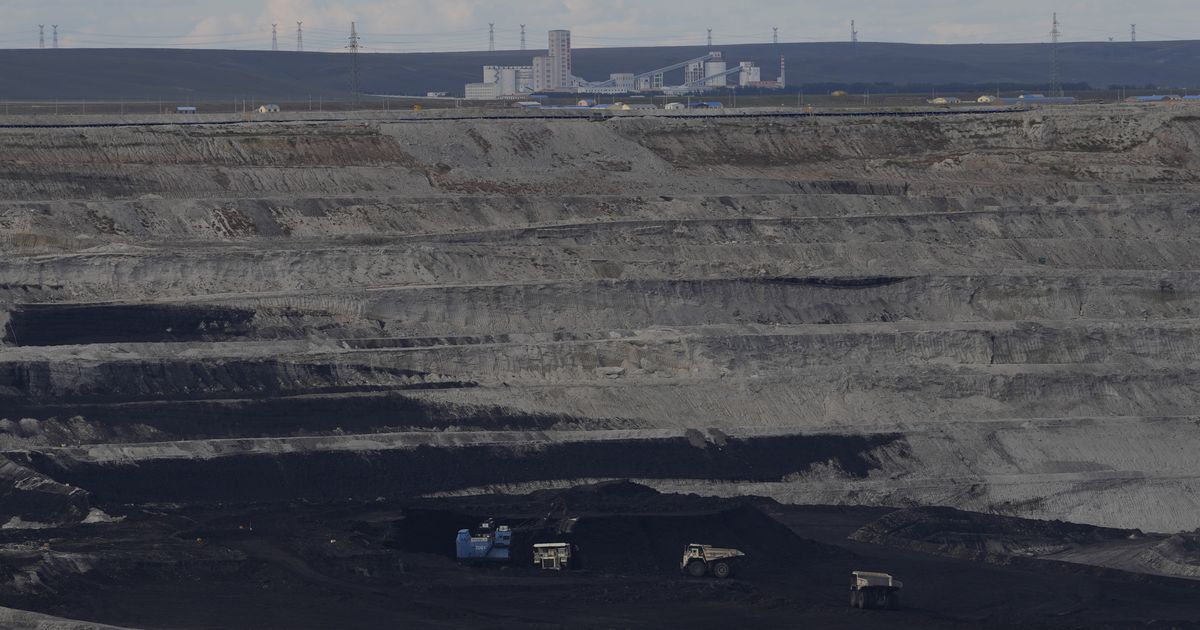 Photos of open-pit coal mining in China | The Seattle Times