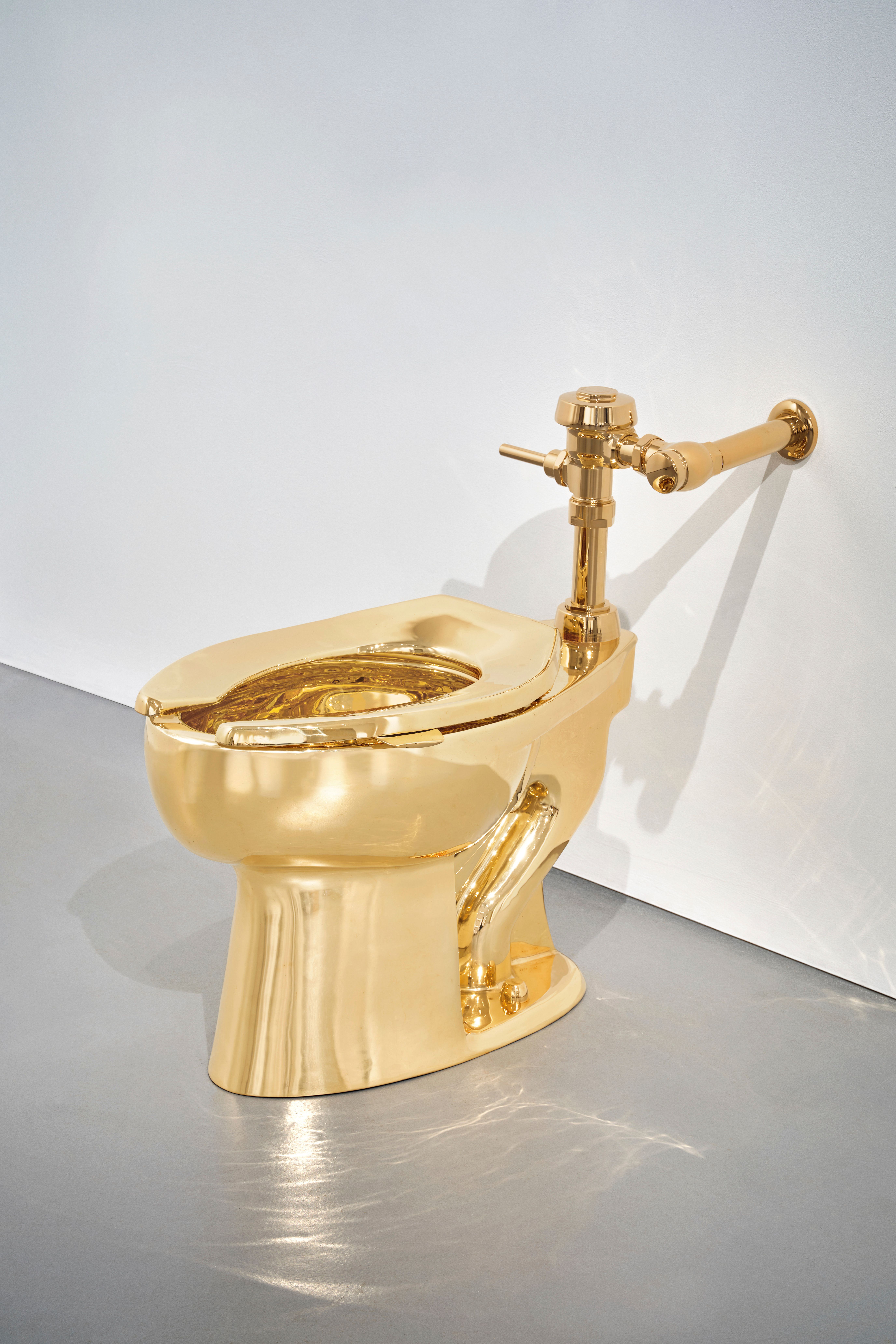 廃盤貴重L'Eau d'Artisan Eau de Toilet A solid gold toilet is up for auction with a $10 million starting