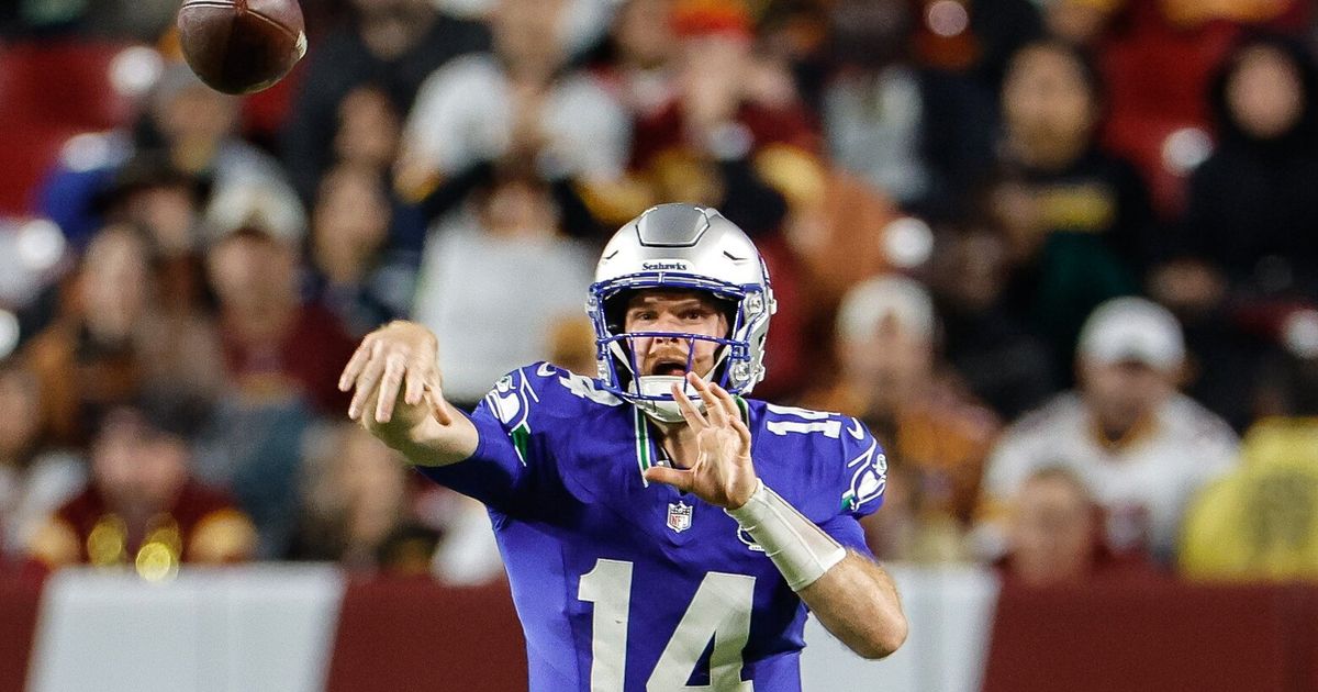 A highlight reel of the Seahawks' win over the Commanders