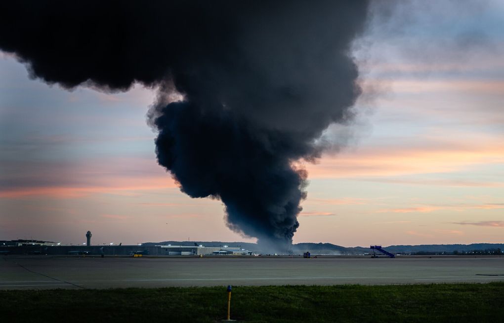 12 dead after engine fell off UPS plane that crashed and exploded in Kentucky | The Seattle Times
