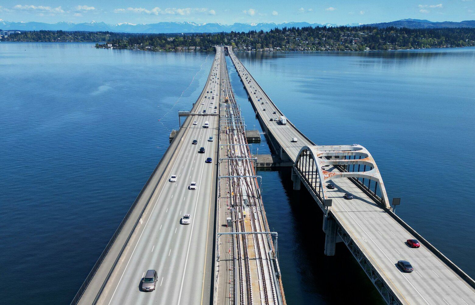 I-405 closure, shutdowns at 2 light rail stations to slow weekend