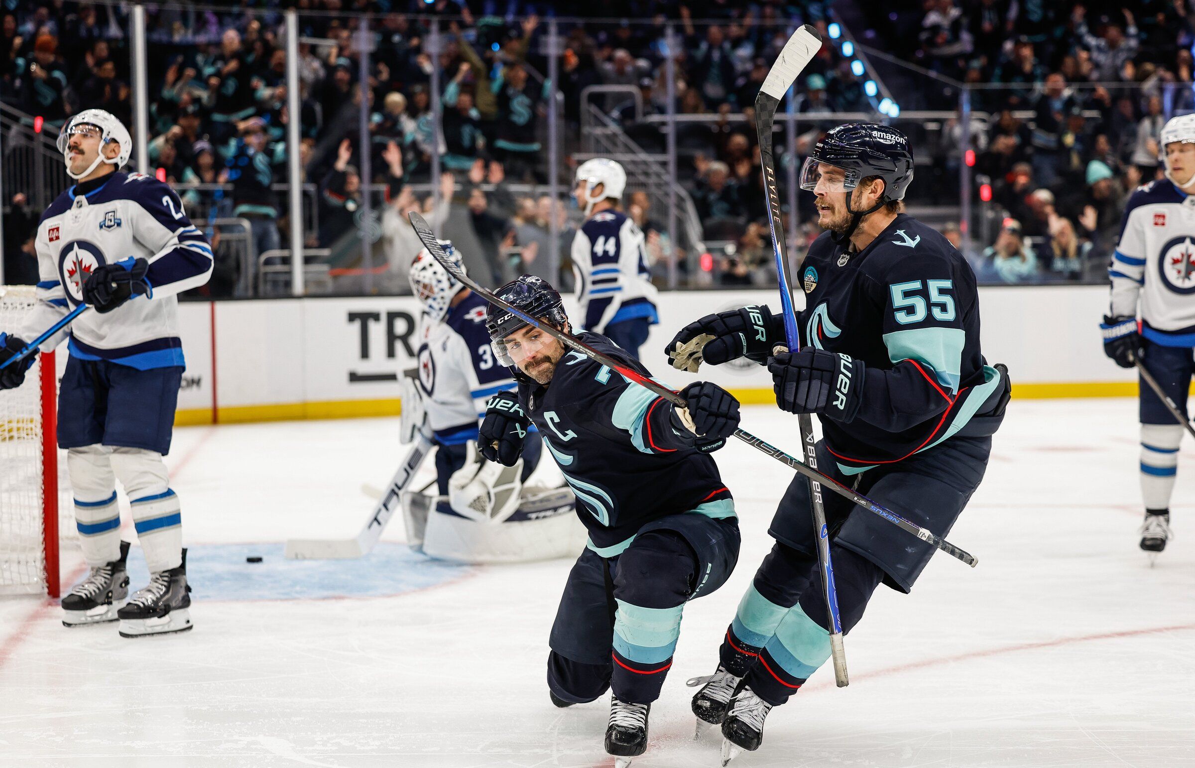 Seattle Kraken down Winnipeg Jets behind Jordan Eberle's 2 goals