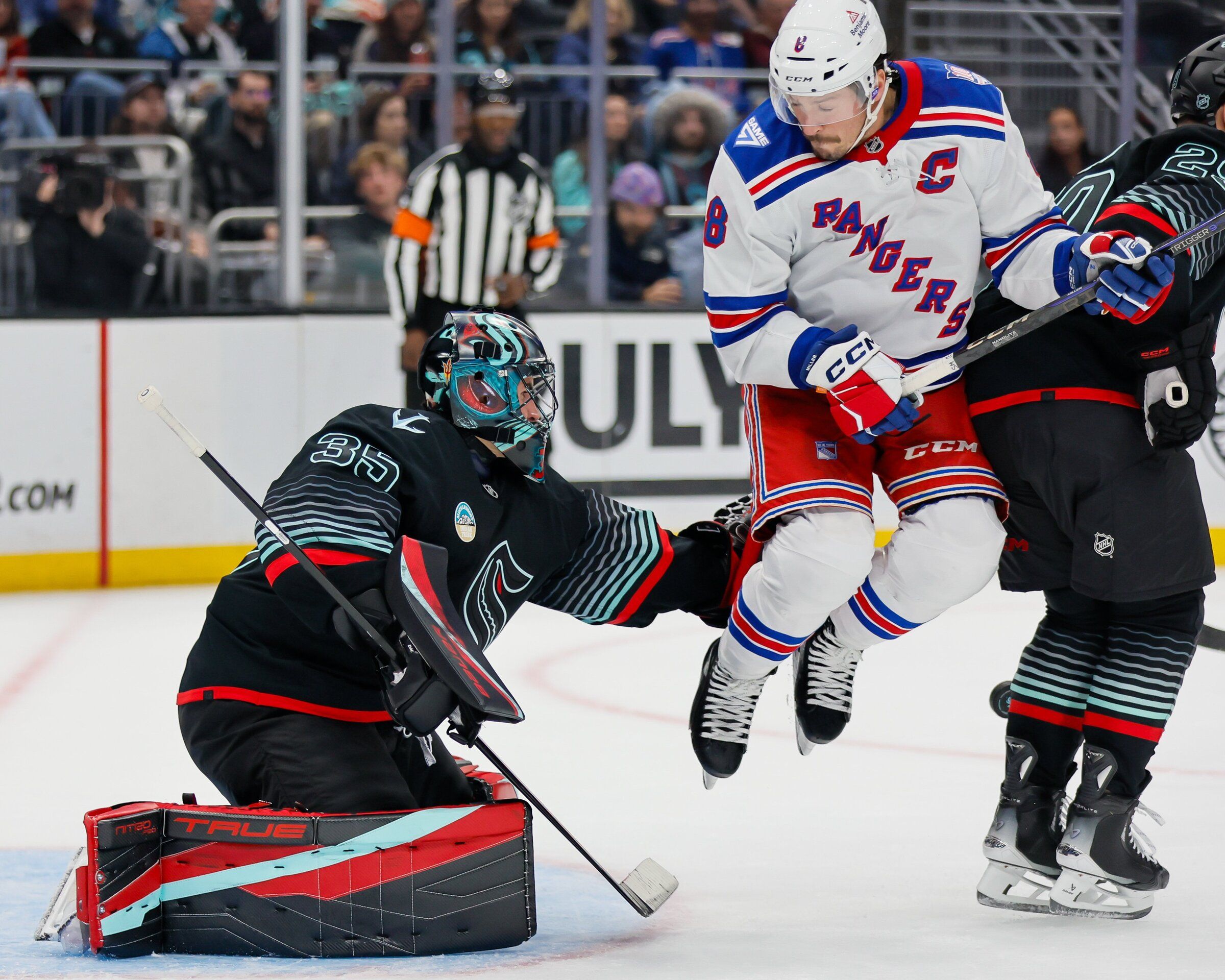 Seattle Kraken activate Joey Daccord from IR, lose Matt Murray