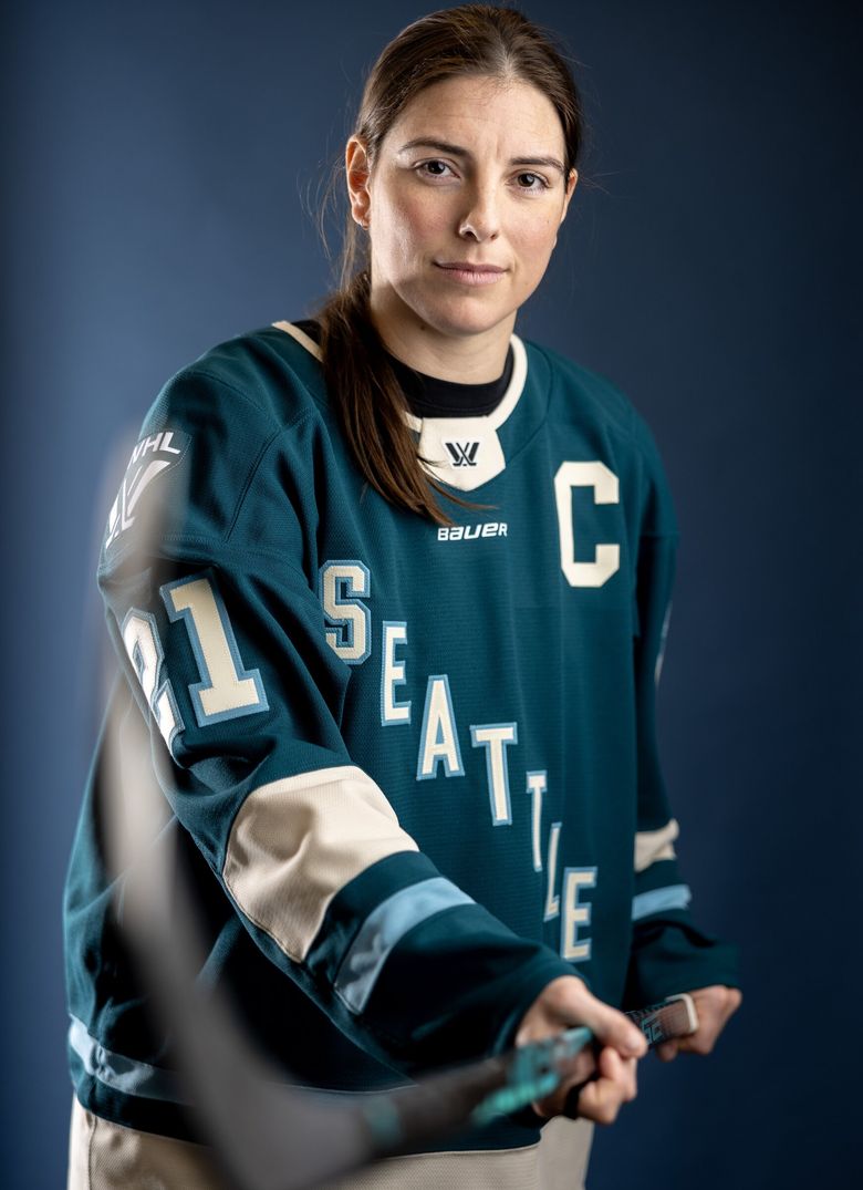 hilary knight Updates